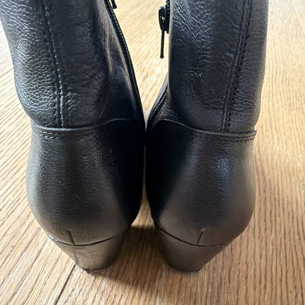Diba Black Pebbled Leather Block Heel Ankle Zip Bootie 8 Western City Timeless - Picture 5 of 8